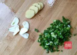 Illustration of how to make crucian carp stuffed with minced meat 4