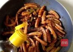 Illustration of how to make spicy squid shreds 8