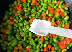 Illustration of how to make fried chicken with edamame rice 10