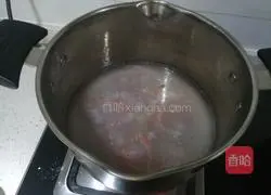 Illustration of how to eat two shrimps 11