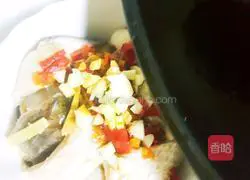 Illustration of how to make steamed fish cubes 13