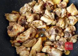 Illustration of how to make potato-roasted chicken nuggets 9