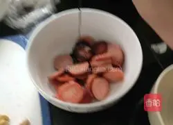 Illustration of how to make unique ham slices 5