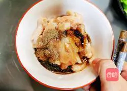 Illustration of how to stir-fry chicken breast with celery 3