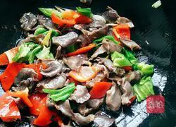 Illustration of how to make fried duck gizzards with double peppers 9