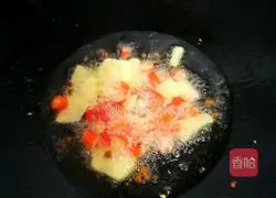 Illustration of how to make stir-fried chicken with water chestnuts 10