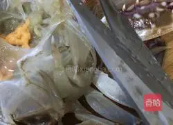 Illustration of how to make scallion oil crab 2