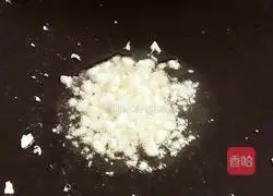 Illustration of how to make garlic lettuce 3