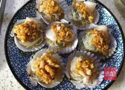 Illustration of steamed scallops with garlic vermicelli 11