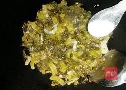 Illustration of how to make stir-fried pork with sauerkraut 7