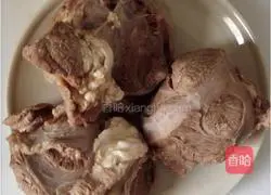 Family Secrets Illustration of making braised beef 3