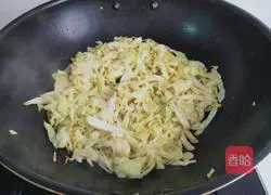 Illustration of how to stir-fry three shredded silkworms 5