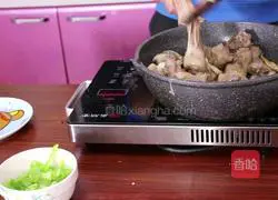 Illustration of how to make beer duck 5