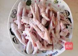 Potatoes and carrots braised chicken feet Illustration of how to do it 2