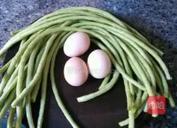 Illustration of how to make fried beans and scrambled eggs 1