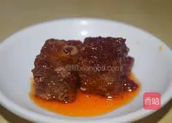 Illustration of how to make Peanut Pig Knuckles 3