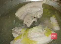 Illustration of how to make braised pork 1
