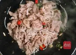 Illustration of how to make beef and enoki mushrooms with sesame sauce 5