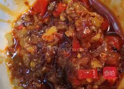 Illustration of how to braise catfish with soy sauce 2