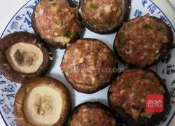 Illustration of how to make meat stuffed with mushrooms 1