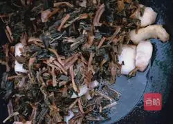 Illustration of Braised Pork with Dried Vegetables 6