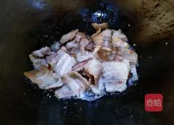 Illustration of how to make twice-cooked pork with double pepper 7