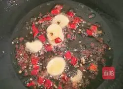 Illustration of how to make spicy crayfish 2