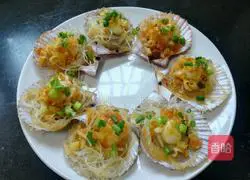 Illustration of how to make steamed scallops with garlic vermicelli 11
