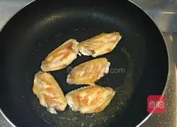 Home version (cola chicken wings) recipe illustration 2