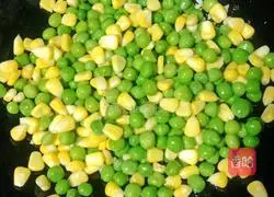 Illustration of how to make fried peas and sausage 9