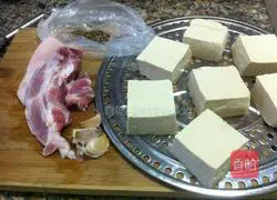 Illustration of how to make Hakka Yong Tofu 1