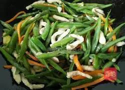 Illustration of how to make fried shredded pork with sword beans 9