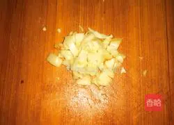 Illustration of how to make twice-cooked pork with hot pepper 3