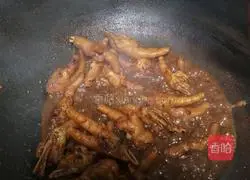  Illustration of how to make spicy chicken feet 15