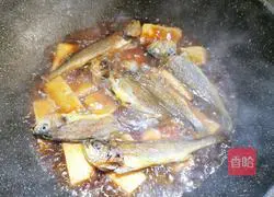 Illustration of how to cook small yellow croaker with tofu 15