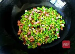 Illustration of how to make fried edamame and dried ham 6