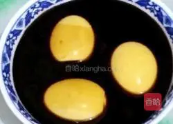 Illustration of how to make fried eggs with bloom 2