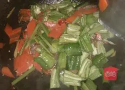 Illustration of home-style pork belly and fried pepper 6