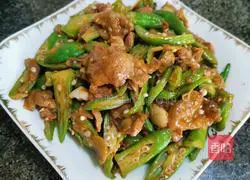 Illustration of how to make stir-fried pork with okra and mushrooms 11