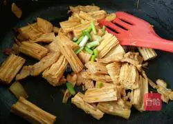 Illustration of Spicy Bean Curd Stir-fried Pork 12