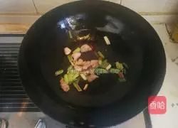 Illustration of how to make stir-fried pork with bean sprouts 4