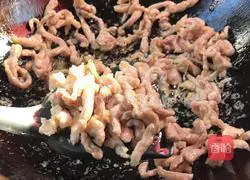 Illustration of how to make fried shredded pork with dried celery and fragrant seeds 9