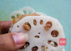 Illustration of how to make steamed lotus root clips 5