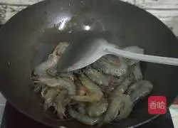 Illustration of braised prawns 5