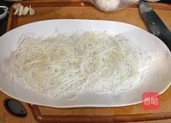 0 Illustration of a failed banquet dish (steamed shrimp with garlic vermicelli and vermicelli) 3