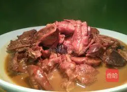 Illustration of how to make braised chicken with mushrooms and yellow beans 7