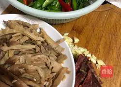 Illustration of how to make fried bacon with dried bamboo shoots 4