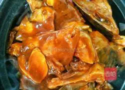 Illustration of how to make baked fish head with spicy pepper in casserole 5
