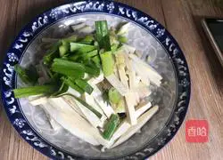 Illustration of how to make spicy dried tofu 3