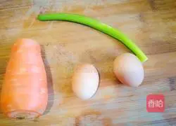 Illustration of how to make egg and carrot shreds 1